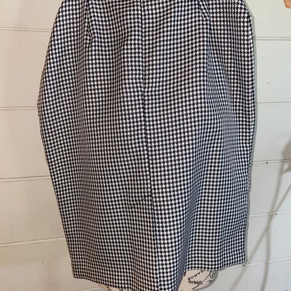 Suit - Picture 6 of 9